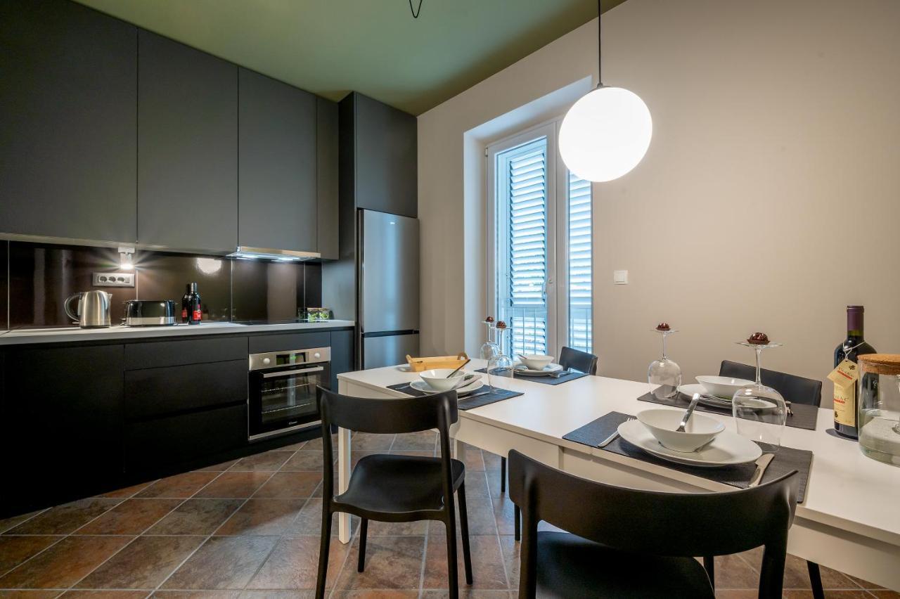 Green, Deluxe Two Bedroom Suite Split Extérieur photo