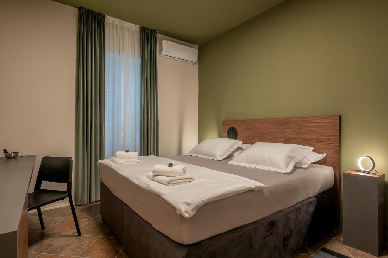 Green, Deluxe Two Bedroom Suite Split Extérieur photo
